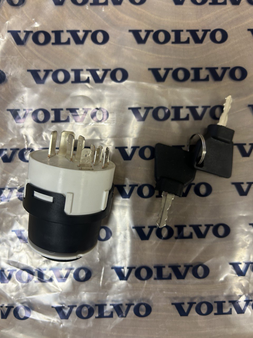 Замок зажигания 11881365